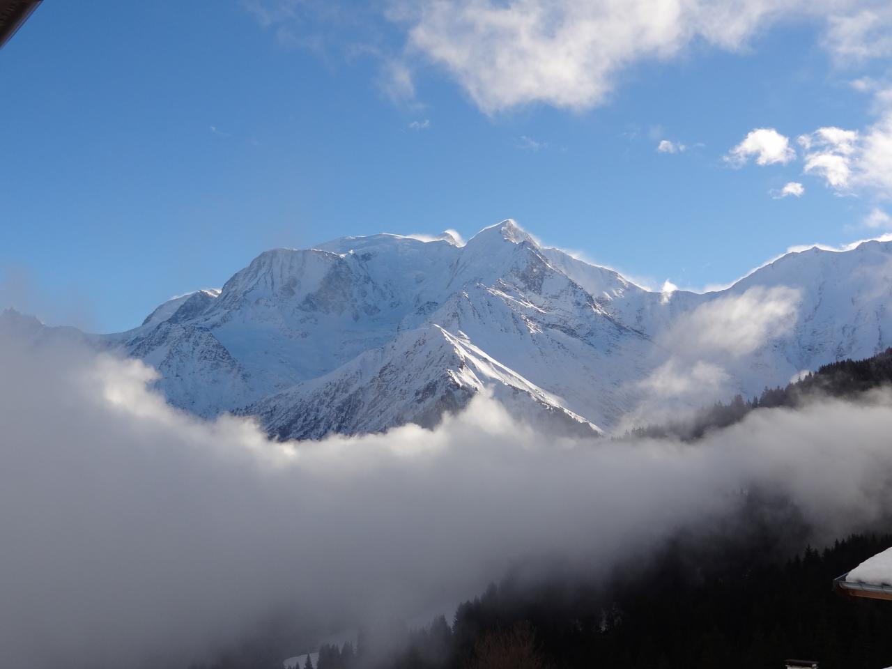 Vue baie vitrée séjour rez-de-chaussée